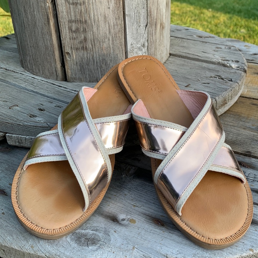 TOMS | Viv Crisscross strap slides sandals